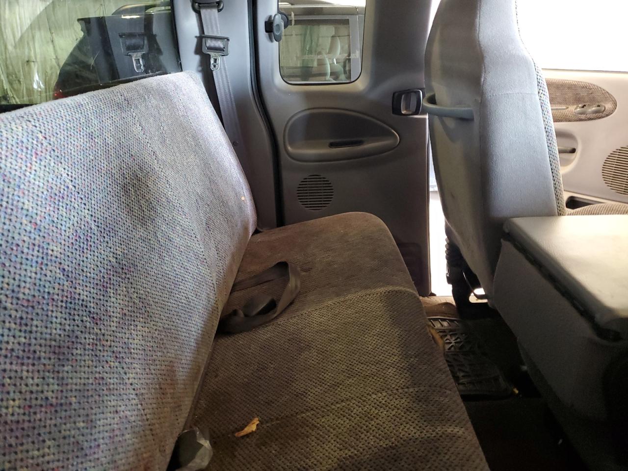 2000 Dodge Ram 1500 VIN: 3B7HF13ZXYG160587 Lot: 68768124