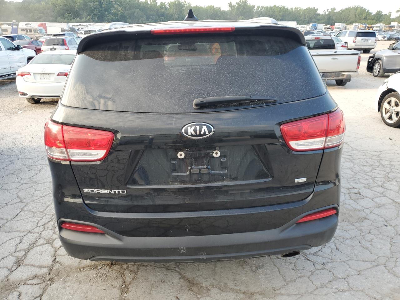 5XYPG4A32JG374423 2018 Kia Sorento Lx