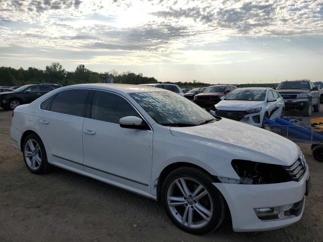  VOLKSWAGEN PASSAT 2013 Белый