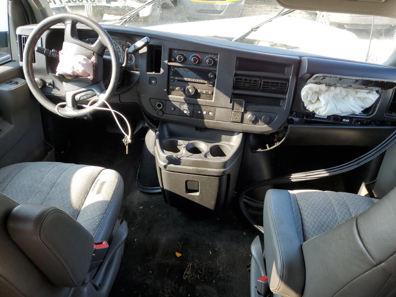 2016 Chevrolet Express - Image 8