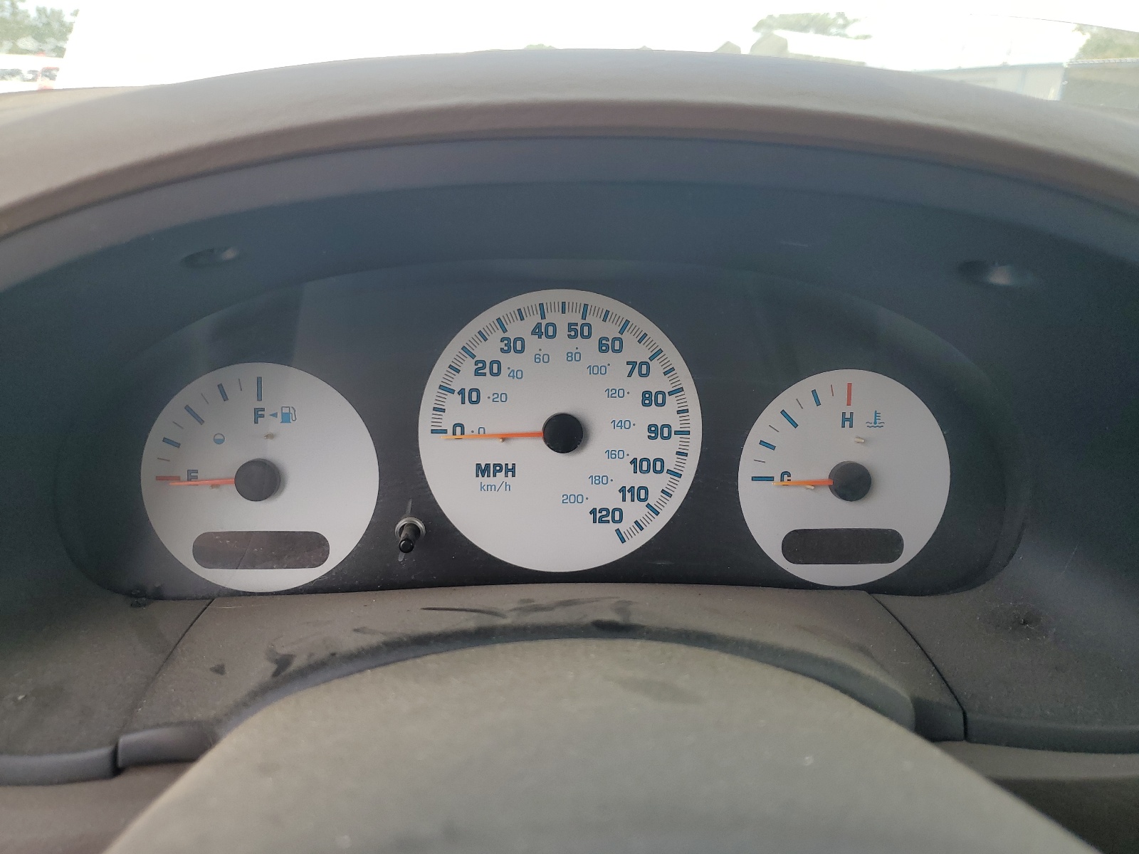 1B4GP253X2B647714 2002 Dodge Caravan Se