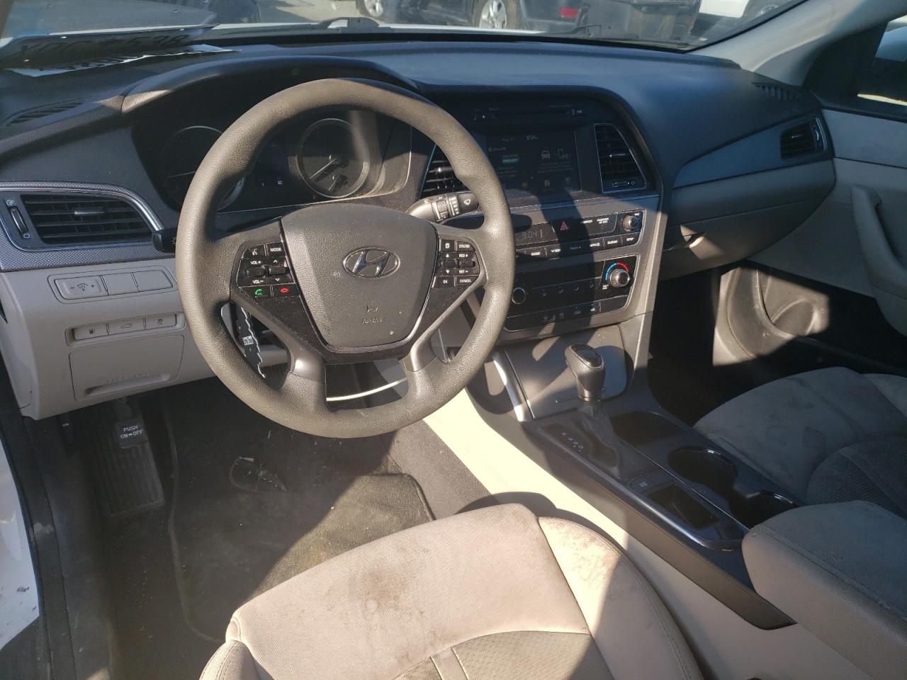 2016 Hyundai Sonata - Image 8