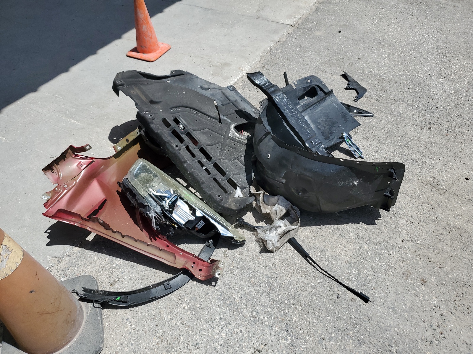 1FMCU0J9XHUC84834 2017 Ford Escape Titanium