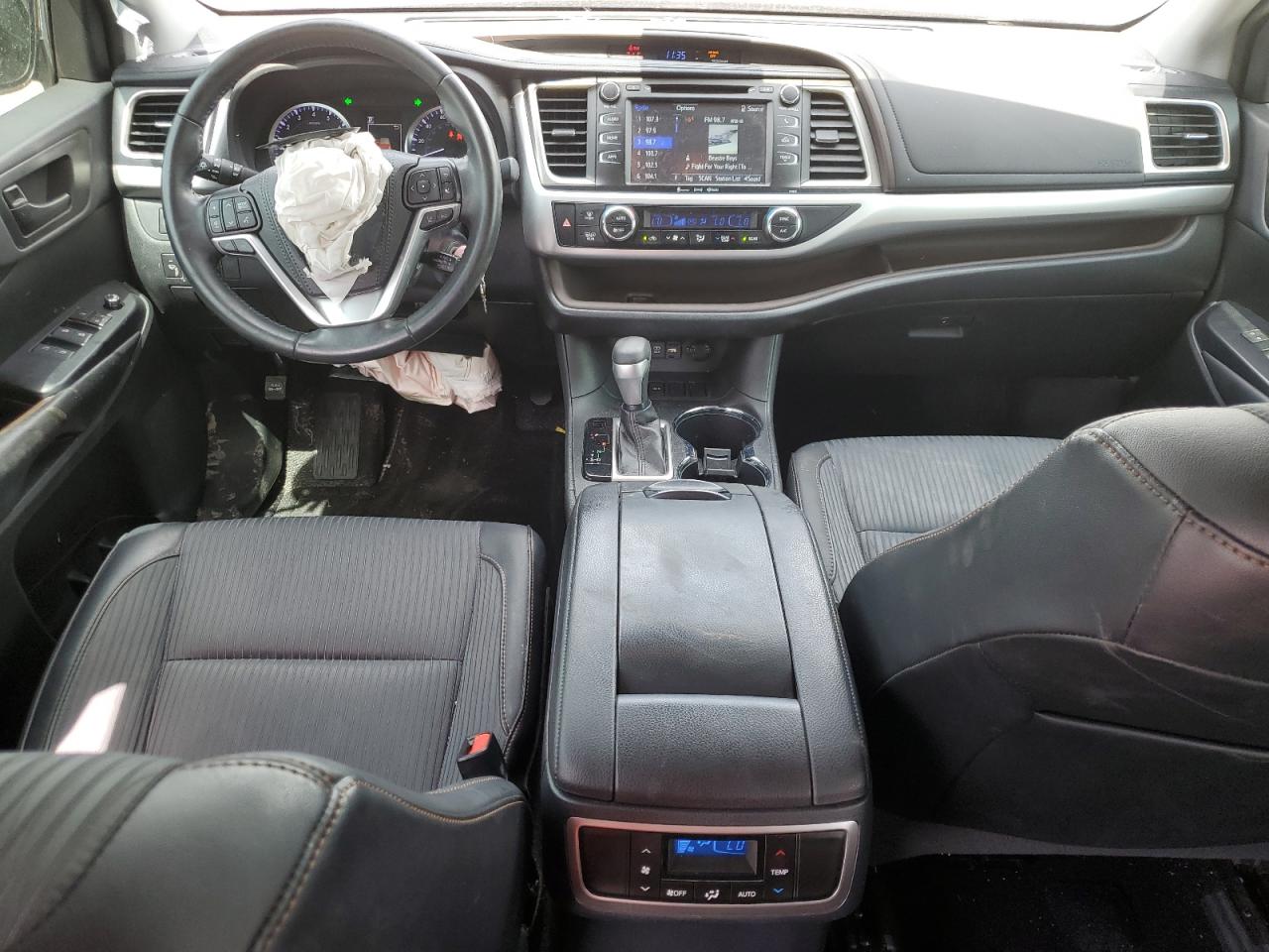 2019 Toyota Highlander Le VIN: 5TDZZRFHXKS363789 Lot: 65584094