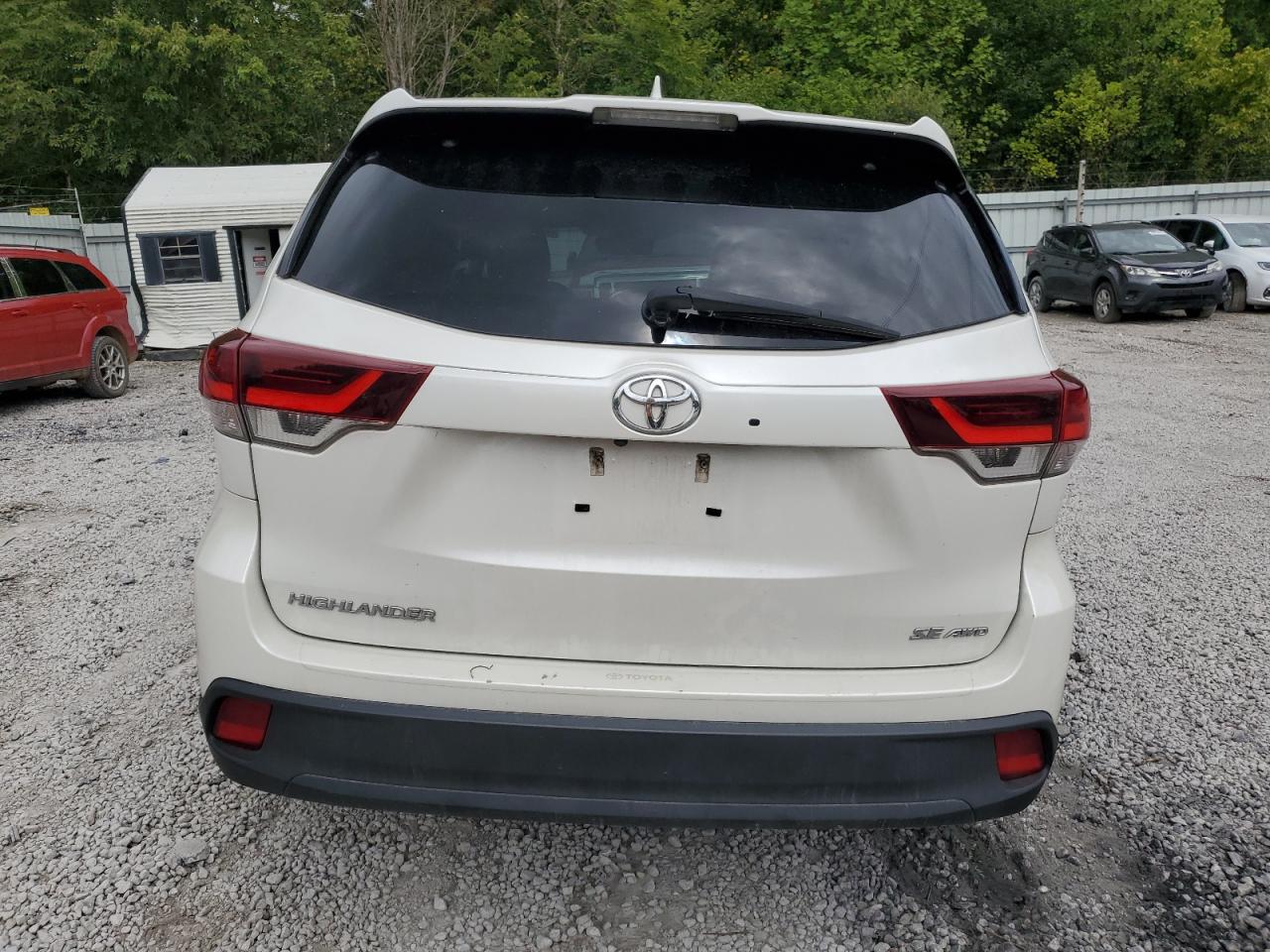 5TDJZRFH8KS615343 2019 Toyota Highlander Se