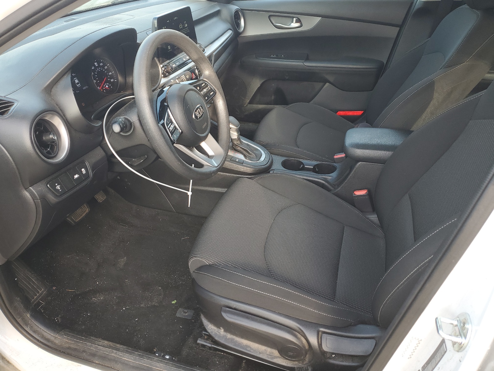 3KPF24AD8ME377010 2021 Kia Forte Fe