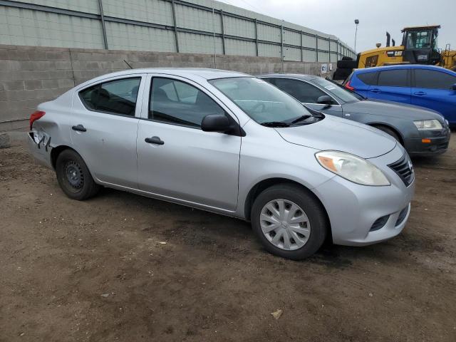  NISSAN VERSA 2013 Srebrny