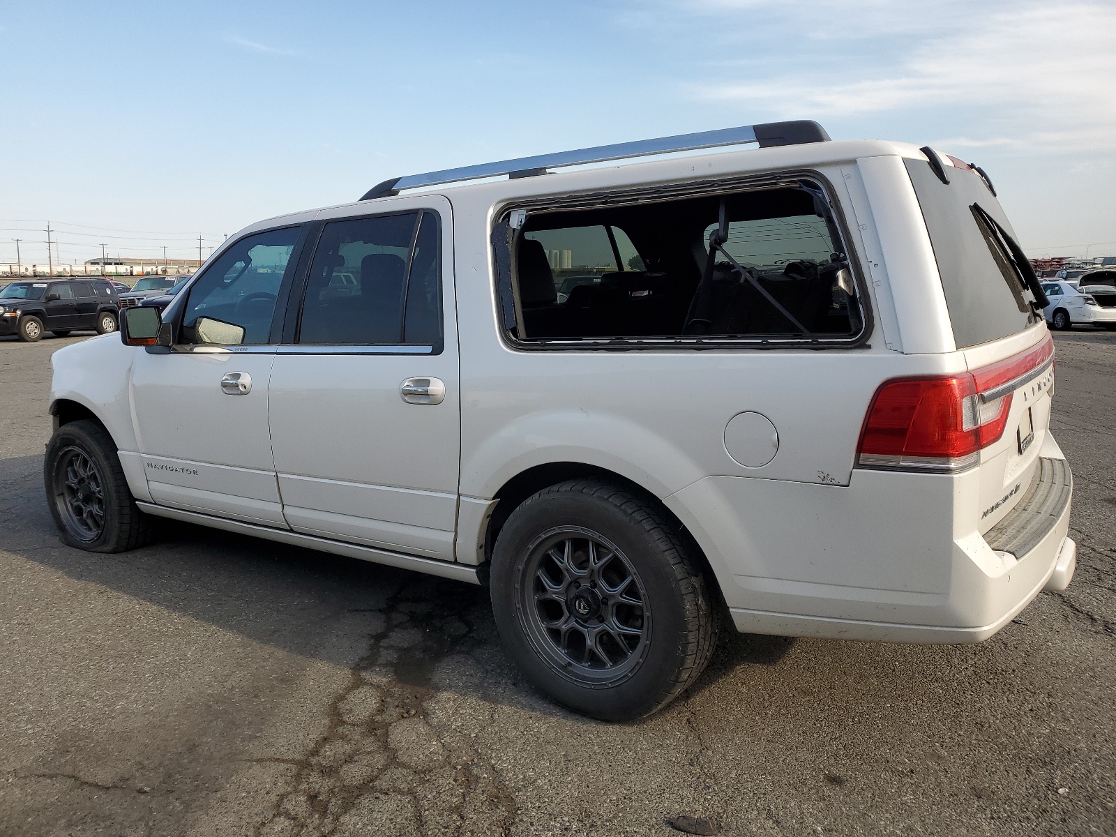 2015 Lincoln Navigator L vin: 5LMJJ3JT1FEJ12337