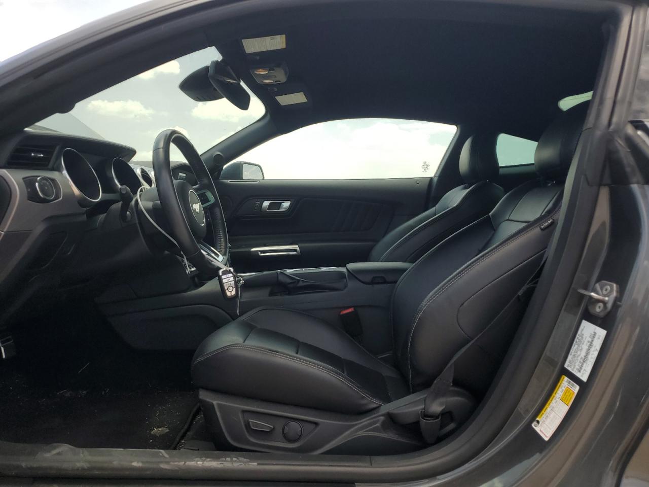 2022 Ford Mustang VIN: 1FA6P8TH8N5118304 Lot: 65432394