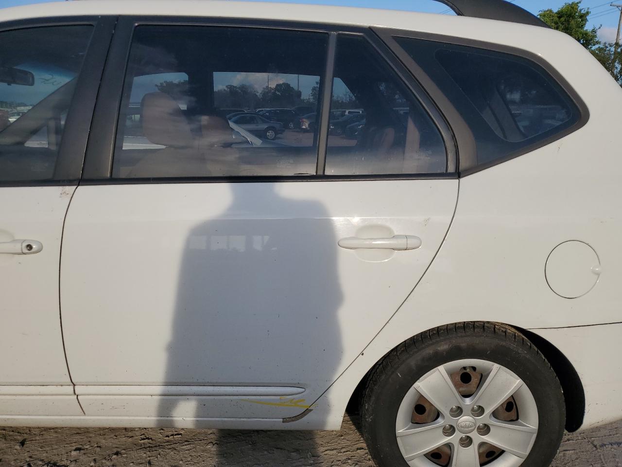 2009 Kia Rondo Base VIN: KNAFG528097237403 Lot: 67230404