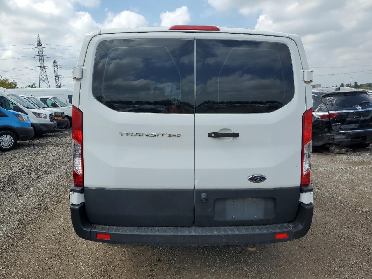 1FTYR1YMXKKB01107 2019 Ford Transit T-250