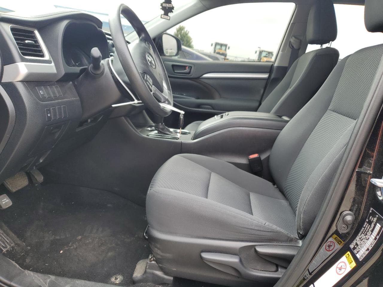 2019 Toyota Highlander Le VIN: 5TDBZRFH5KS718658 Lot: 65714904