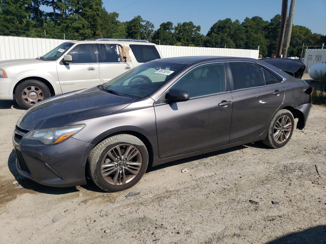 4T1BF1FK6GU194943 2016 TOYOTA CAMRY - Image 1