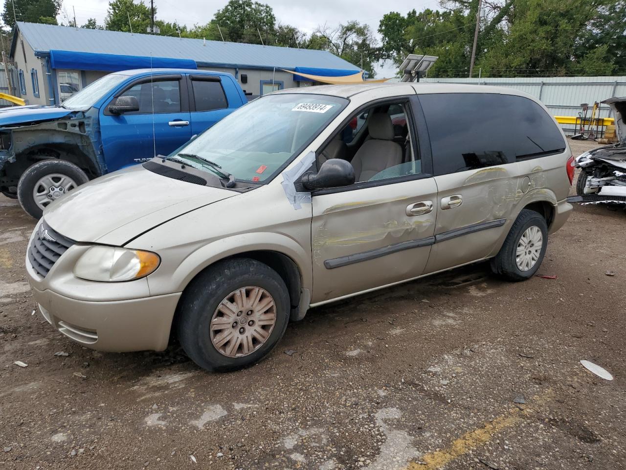 2007 Chrysler Town & Country Lx for Sale in Wichita, KS - Side
