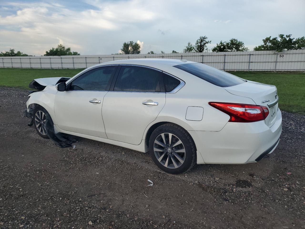 1N4AL3AP5HC182108 2017 NISSAN ALTIMA - Image 2