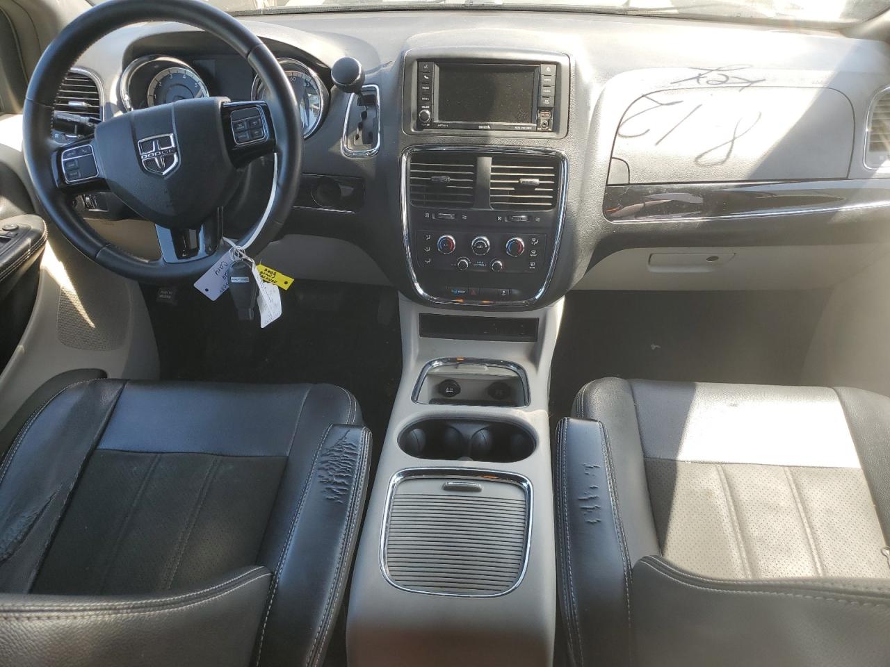 2019 Dodge Caravan - Image 8