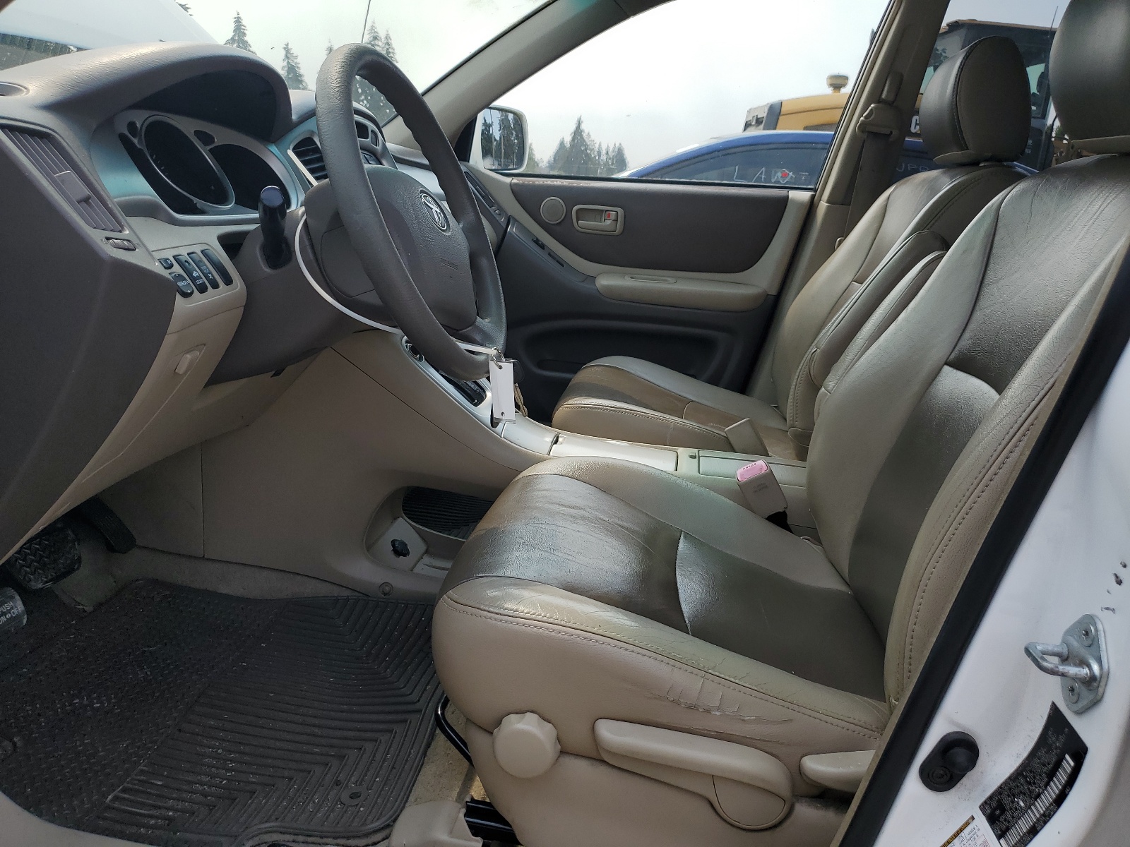 JTEDD21AX40077243 2004 Toyota Highlander