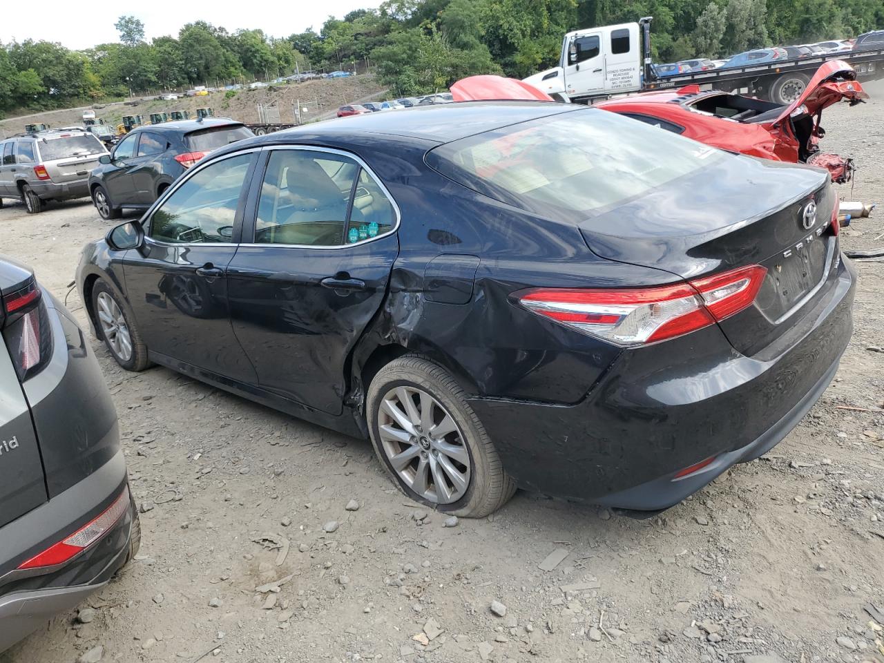 JTNB11HK7J3050181 2018 TOYOTA CAMRY - Image 2