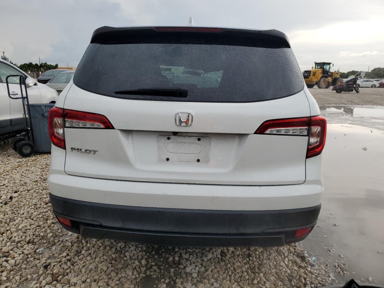 2020 Honda Pilot Lx VIN: 5FNYF5H15LB028300 Lot: 66888764