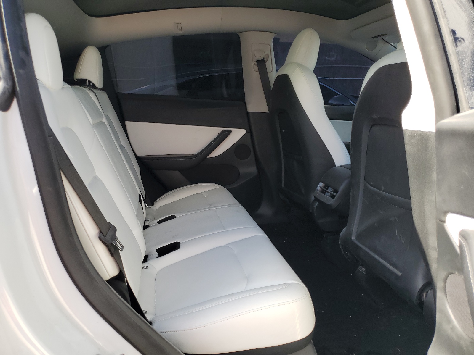 7SAYGDEE9NF419647 2022 Tesla Model Y