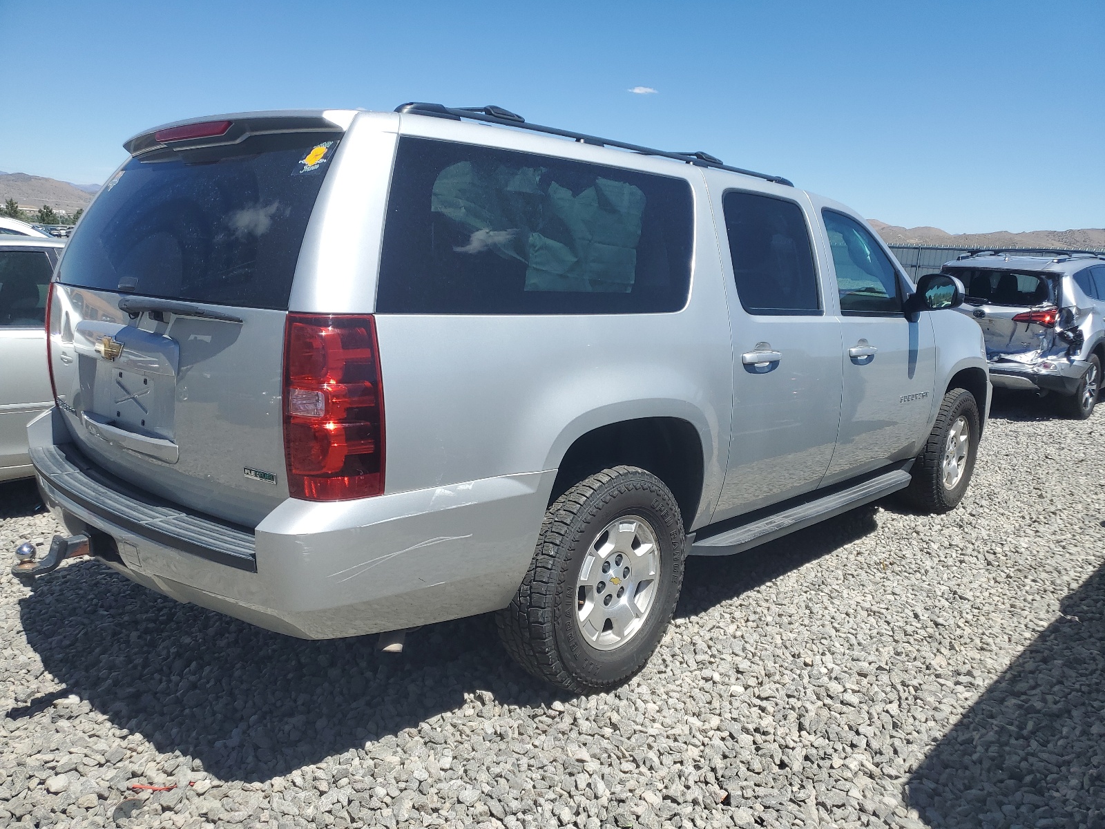 1GNSKHE3XBR206663 2011 Chevrolet Suburban K1500 Ls