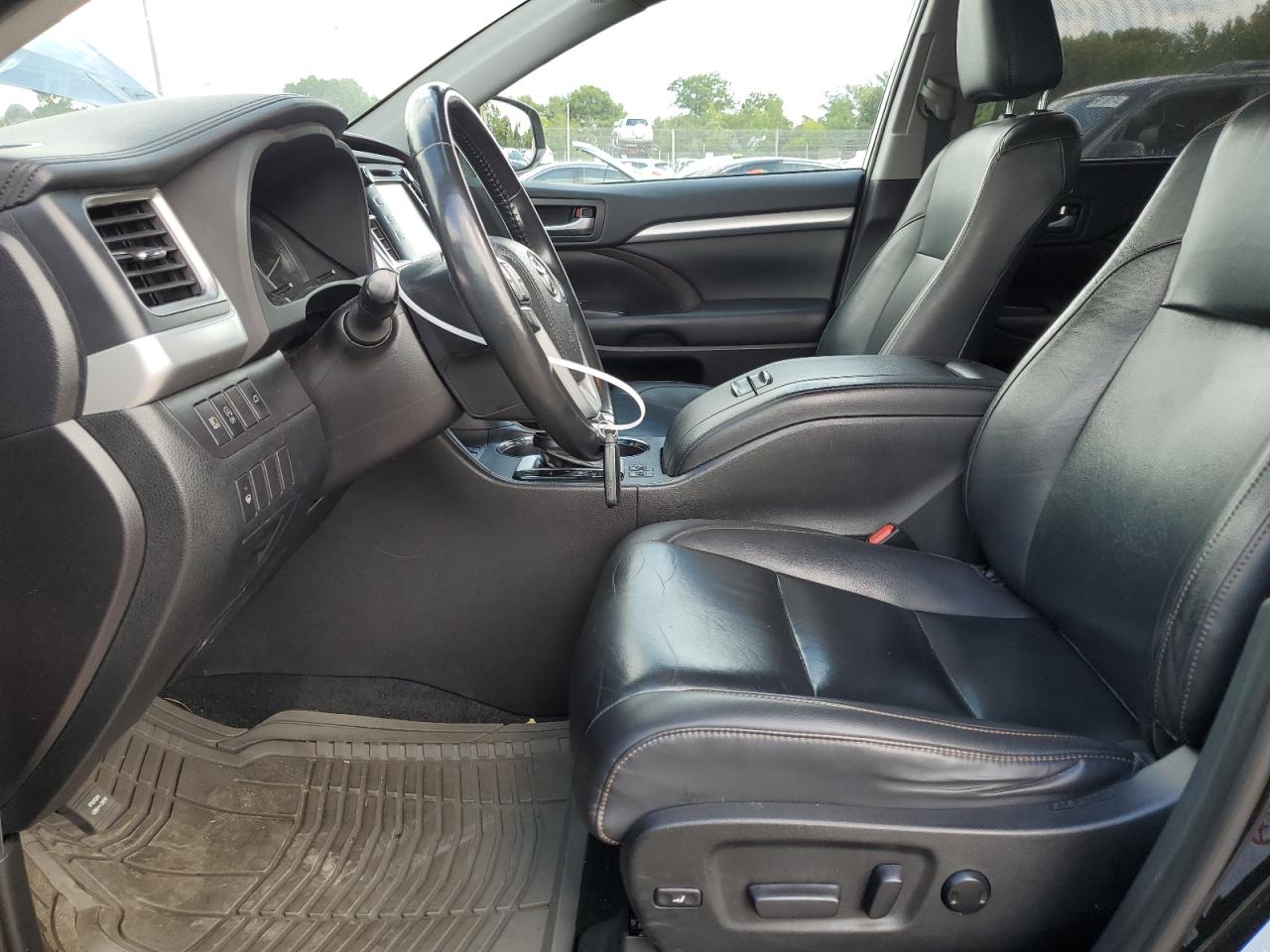 2019 Toyota Highlander Se VIN: 5TDJZRFHXKS928006 Lot: 68410344