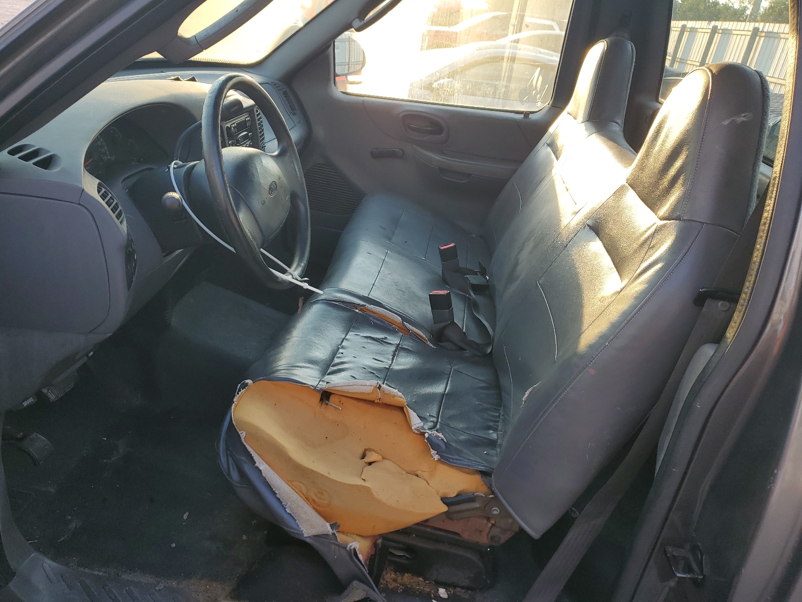 1FTRF17212NB16865 2002 Ford F150