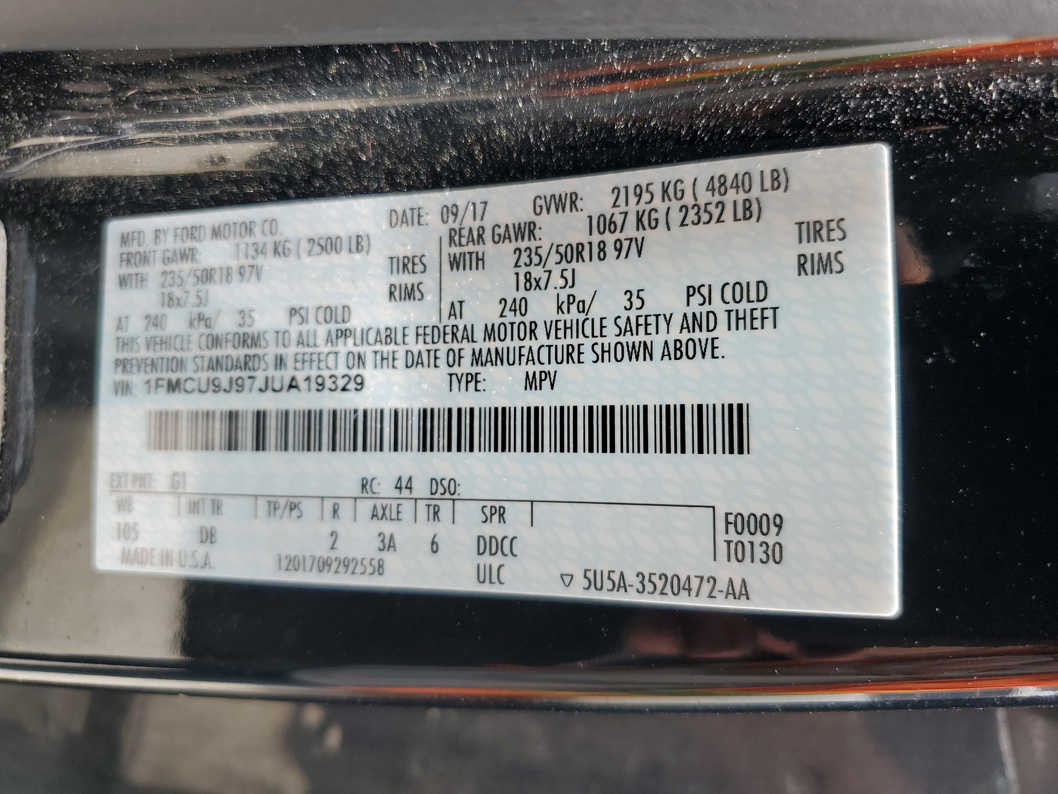 1FMCU9J97JUA19329 2018 Ford Escape Titanium