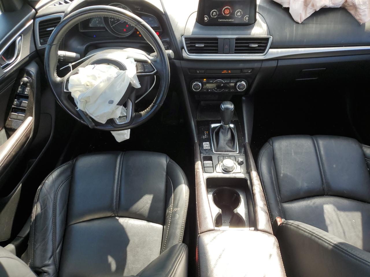 2018 Mazda 3 Touring VIN: 3MZBN1V36JM233699 Lot: 66152654