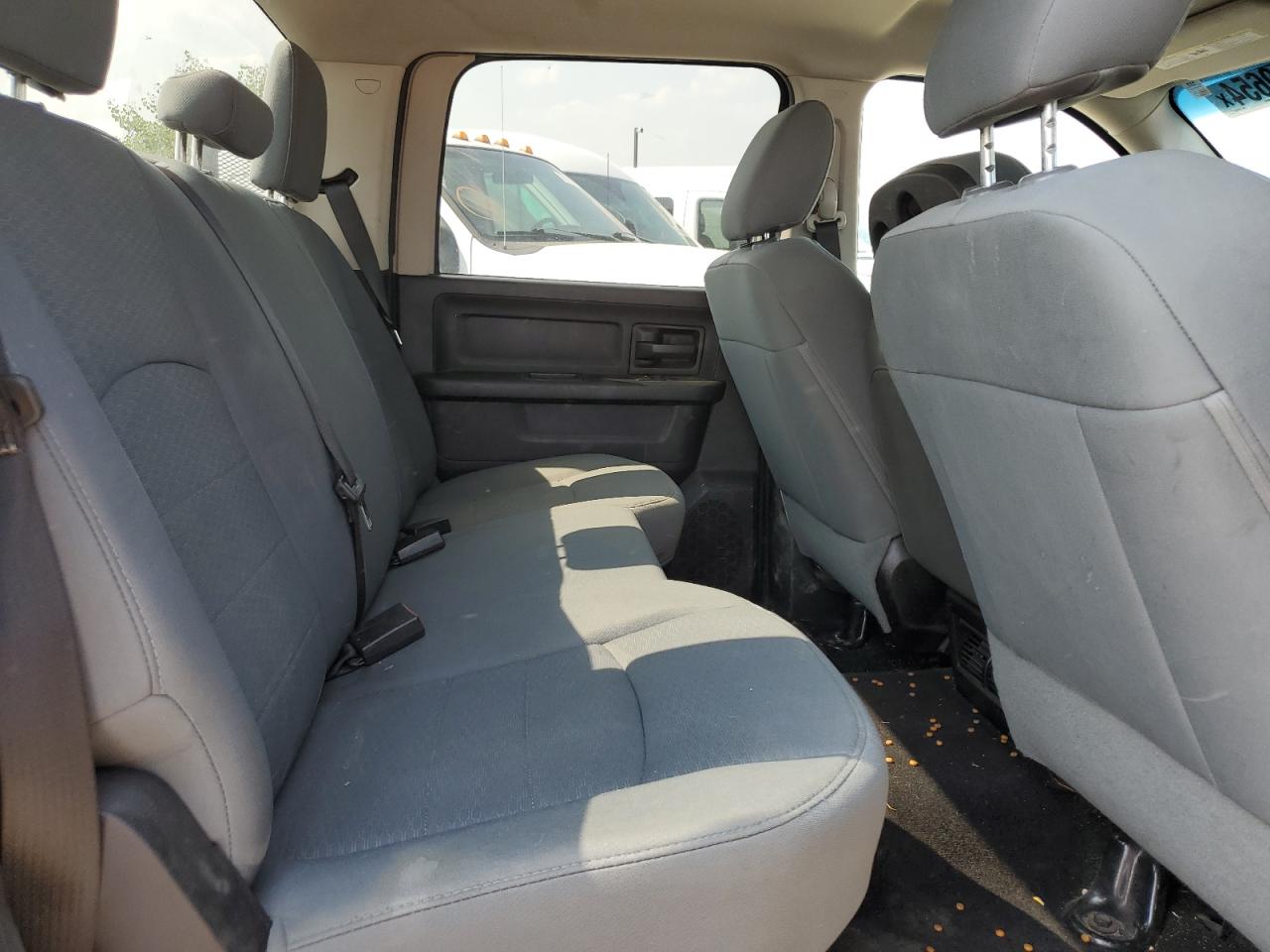 2014 RAM 3500 - Image 11