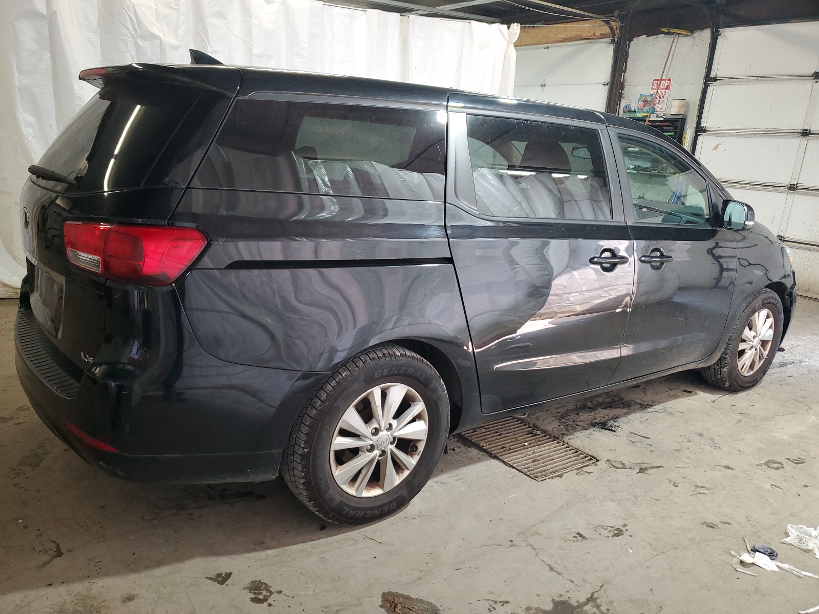 2017 Kia Sedona Lx vin: KNDMB5C14H6229867