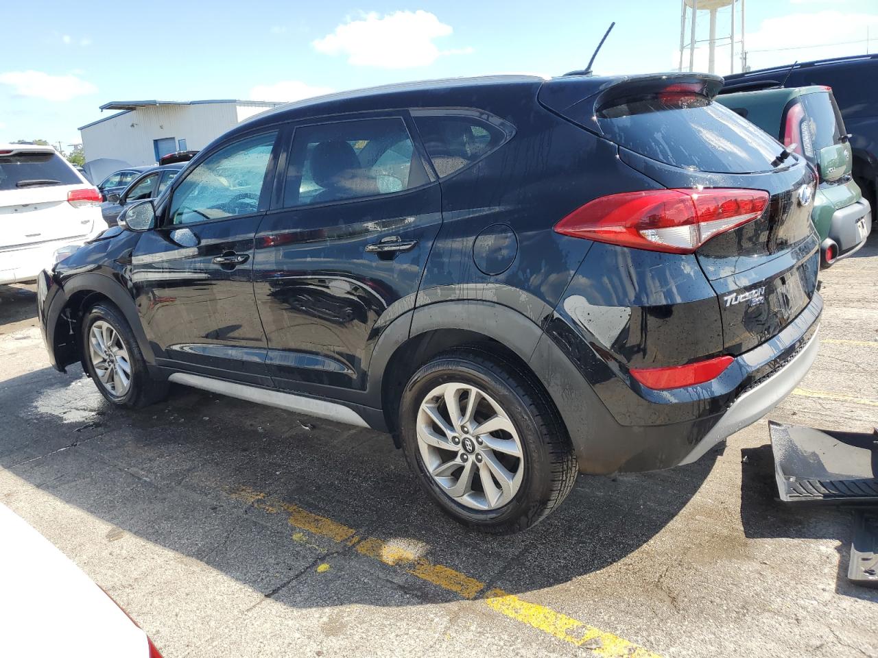 KM8J33A26HU355963 2017 HYUNDAI TUCSON - Image 2