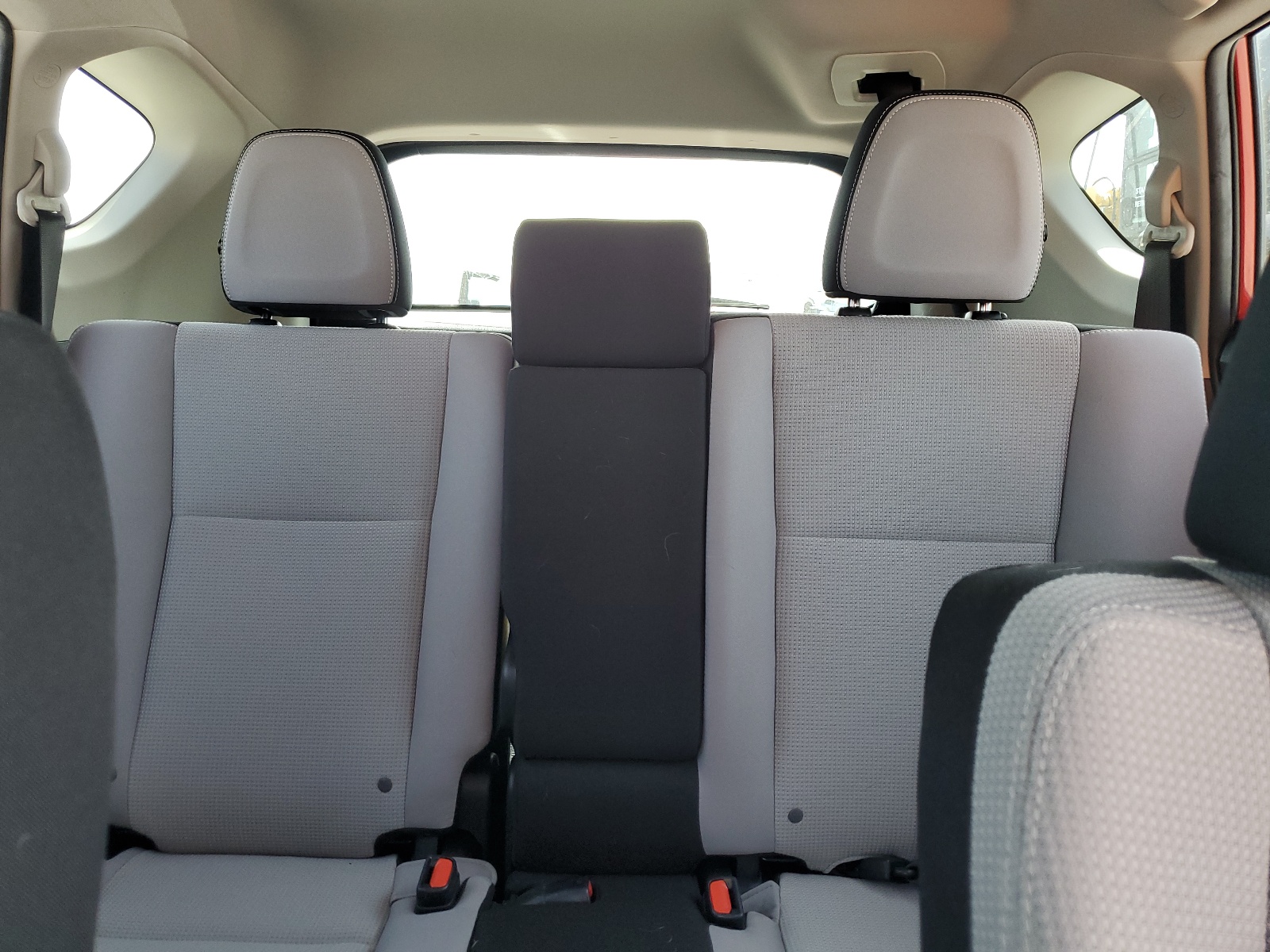 JTMWFREV7HJ121972 2017 Toyota Rav4 Xle