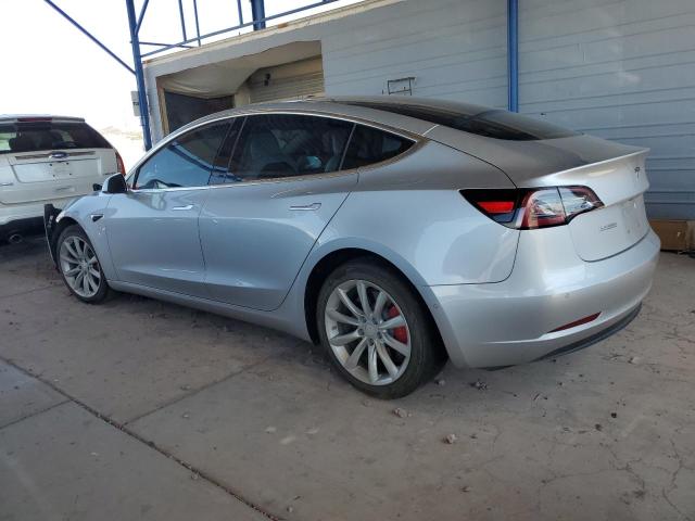  TESLA MODEL 3 2018 Сріблястий