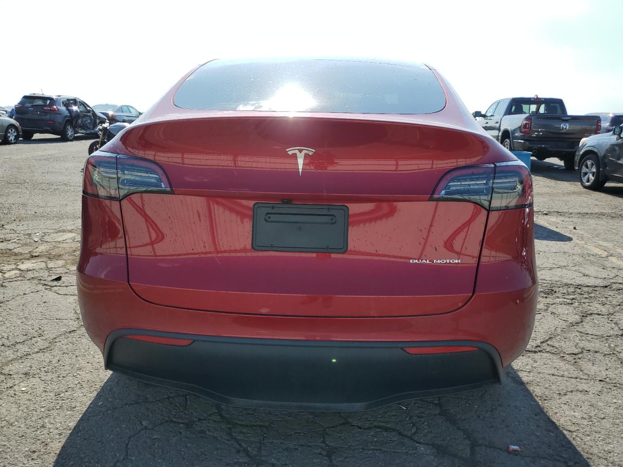 7SAYGDEE1RA269472 2024 Tesla Model Y