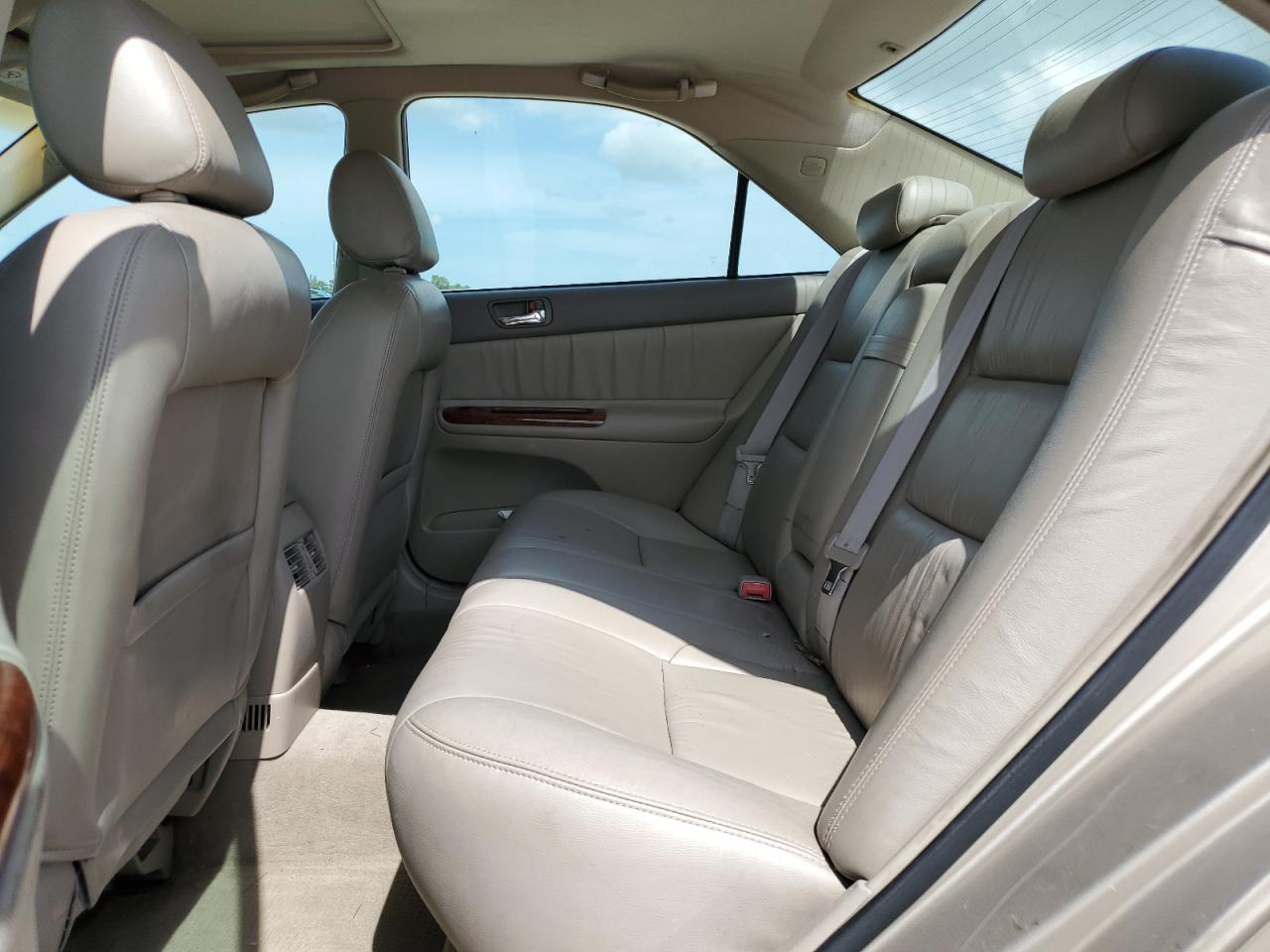 2003 Toyota Camry Le VIN: 4T1BF30K83U556074 Lot: 67303544