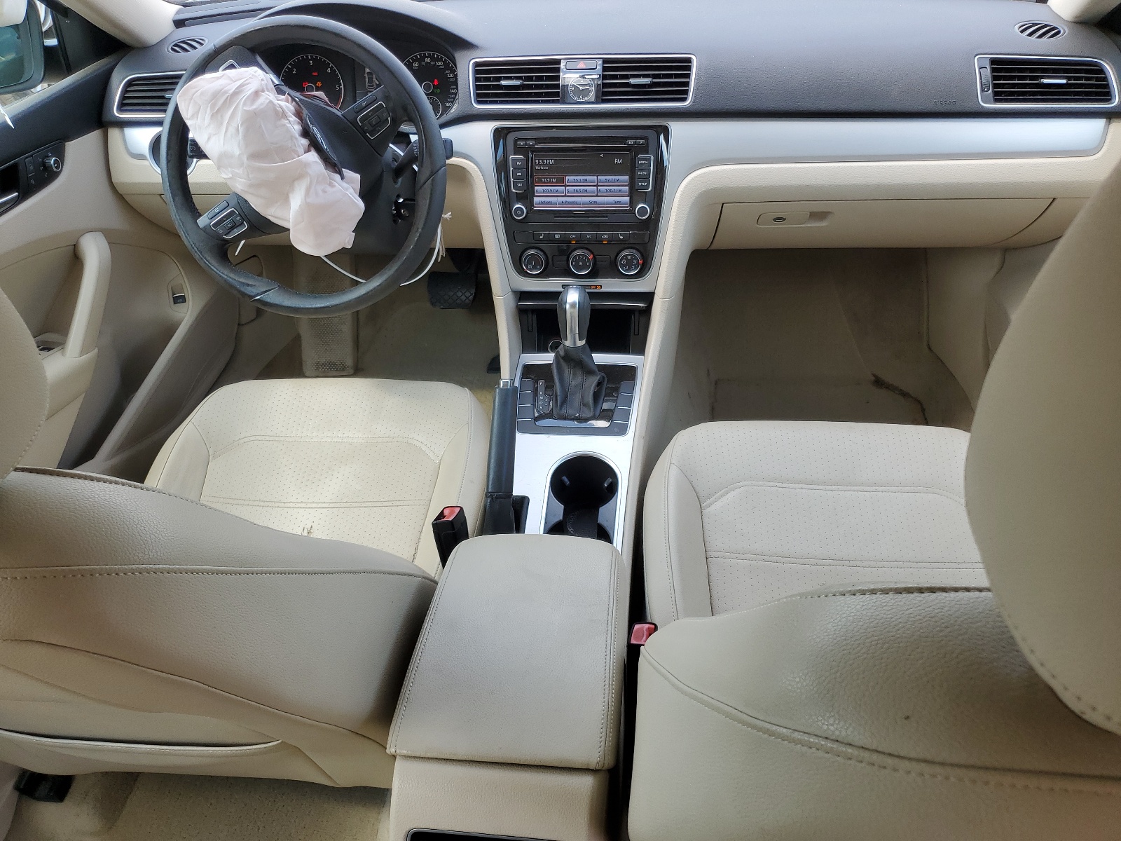 1VWBN7A33DC127807 2013 Volkswagen Passat Se