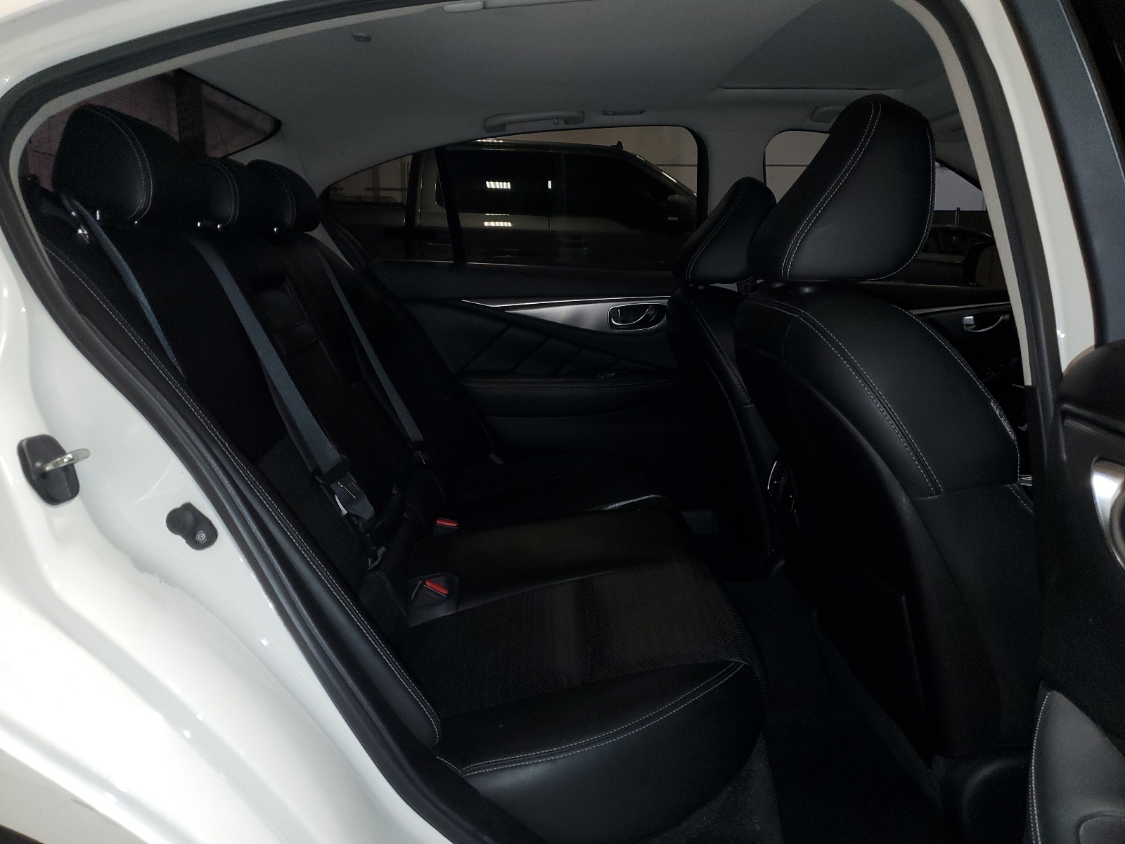 JN1EV7AR3JM440210 2018 Infiniti Q50 Luxe