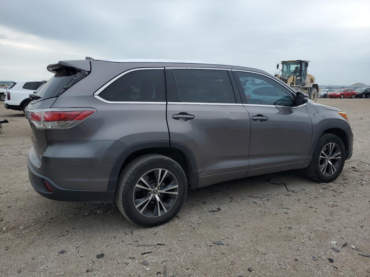 2016 Toyota Highlander - Image 3