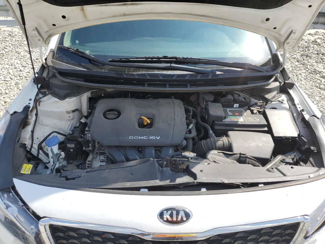 3KPFK4A76HE052310 2017 Kia Forte Lx