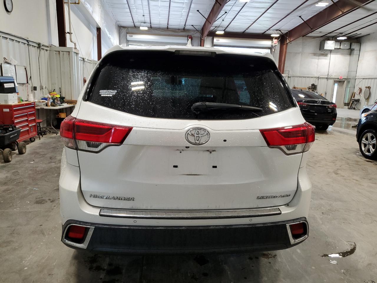 5TDDZRFH0HS443010 2017 Toyota Highlander Limited