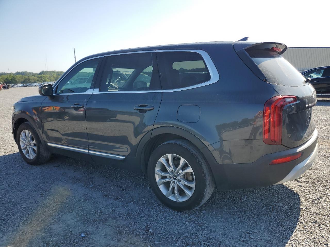 5XYP24HC7NG305575 2022 KIA TELLURIDE - Image 2