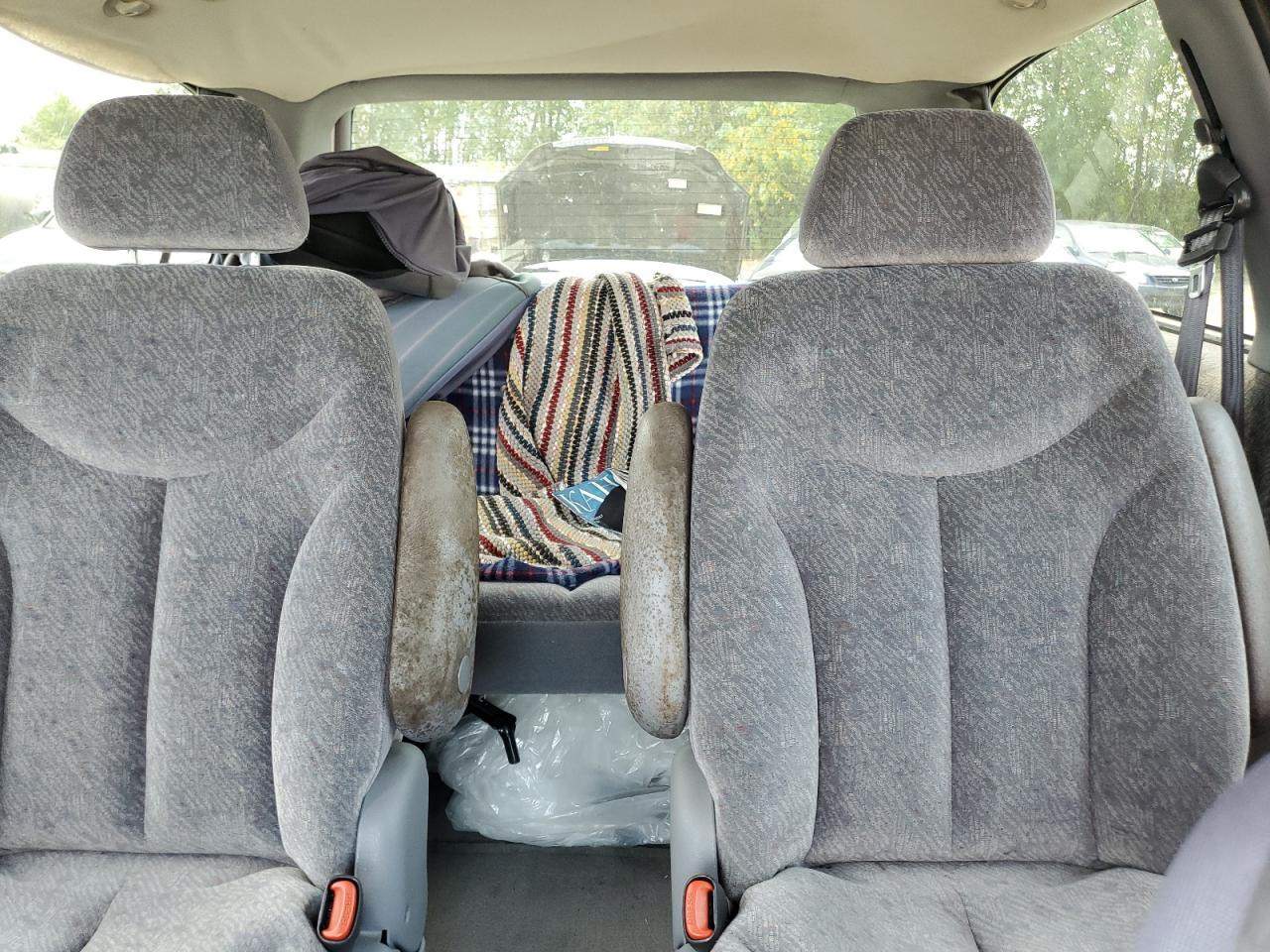 2000 Chrysler Town & Country Lx VIN: 1C4GP44R3YB809776 Lot: 65882854