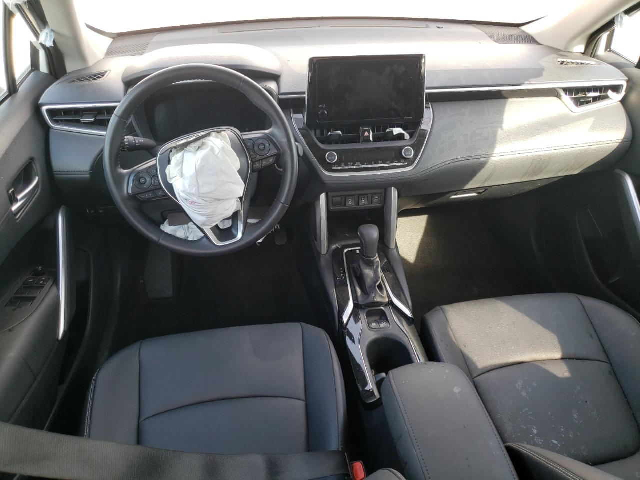 7MUEAAAG0PV041231 2023 Toyota Corolla Cross Xle