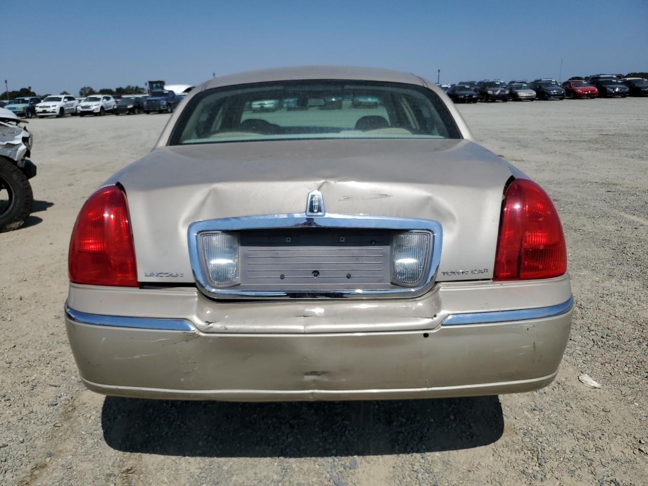 2006 Lincoln Town Car Signature VIN: 1LNHM81W56Y615951 Lot: 69890884