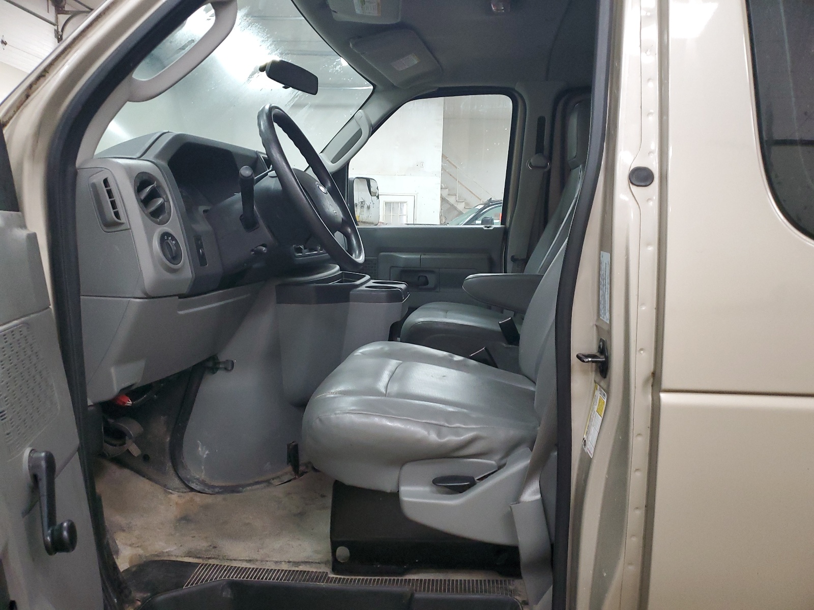 1FMNE1BW2ADB00895 2010 Ford Econoline E150 Wagon