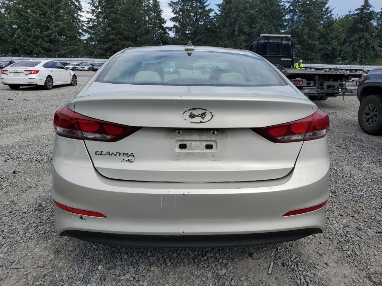 KMHD74LF0HU087385 2017 Hyundai Elantra Se