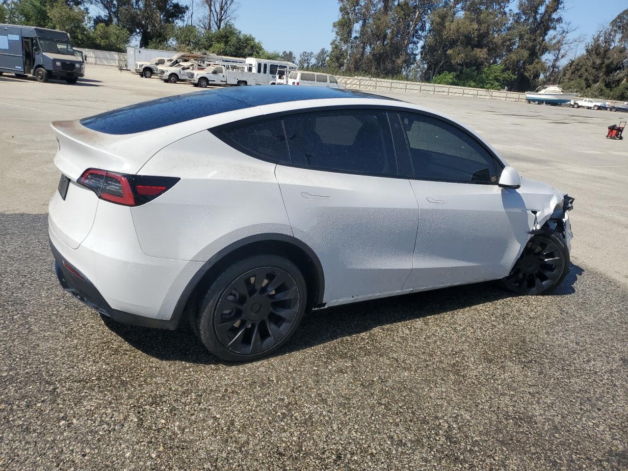 VIN 7SAYGDEE9PA075124 2023 TESLA MODEL Y no.3