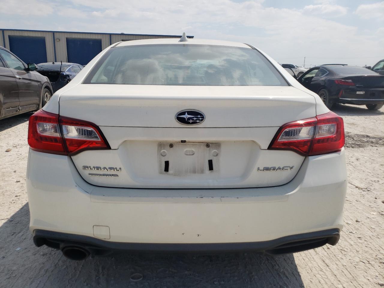 4S3BNAF66J3017929 2018 Subaru Legacy 2.5I Premium