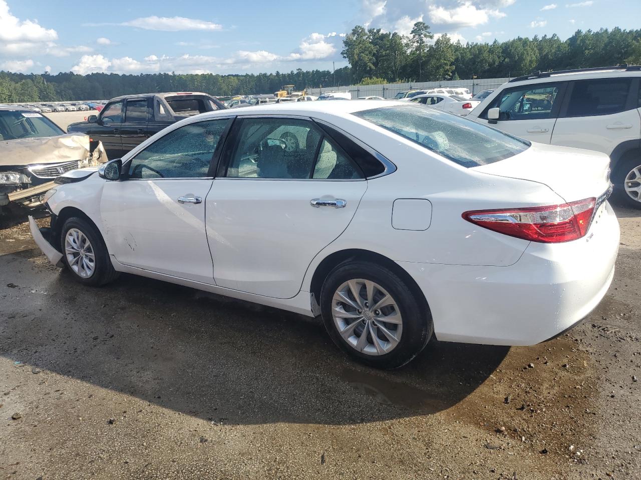 4T1BF1FKXHU274148 2017 TOYOTA CAMRY - Image 2